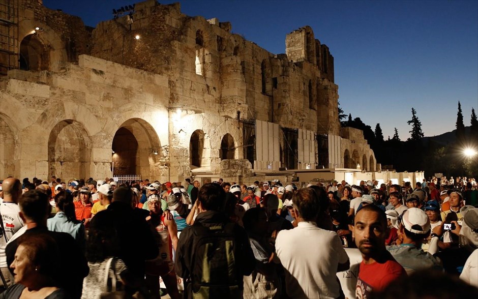 Ξεκίνησε ο 31ος υπερμαραθώνιος «Σπάρταθλον». Ο διεθνής αγώνας δρόμου υπεραποστάσεων «Σπάρταθλον» ξεκίνησε σήμερα, 27 Σεπτεμβρίου, και ολοκληρώνεται αύριο, τιμώντας τον Αθηναίο δρομέα, Φειδιππίδη, ο οποίος κάλυψε τη 246 χιλιομέτρων διαδρομή Αθήνα-Σπάρτη σε μία μόλις ημέρα. Στη φετινή διοργάνωση, λαμβάνουν μέρος συνολικά 333 αθλητές από 35 χώρες, μεταξύ των οποίων και 45 Έλληνες.