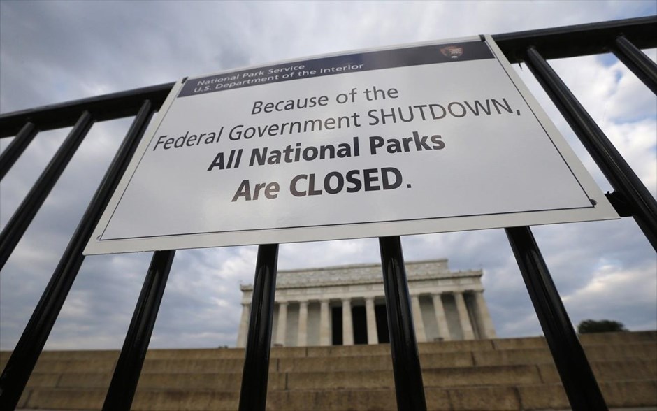 ΗΠΑ: Μερική διακοπή λειτουργίας της κυβέρνησης. Κλειστό είναι το Μνημείο Λίνκολν στην Ουάσιγκτον. Τα εθνικά πάρκα και τα μουσεία της Ουάσιγκτον έκλεισαν καθώς από το πρωί της Τρίτης αΆρχισε η μερική αναστολή των λειτουργιών της ομοσπονδιακής κυβέρνησης των ΗΠΑ.