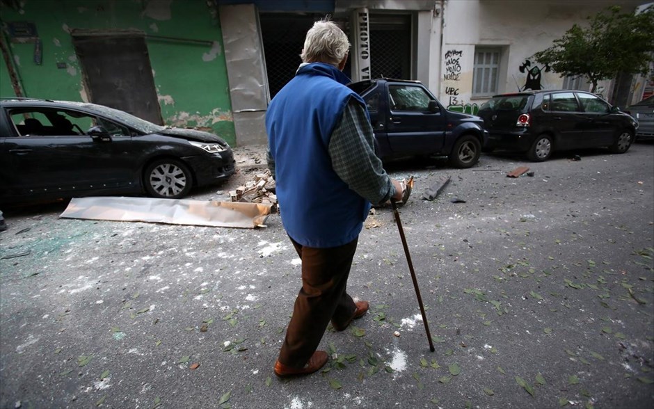 Πετράλωνα: Έκρηξη σε σύνδεσμο του ΠΑΟ 8. Έκρηξη βόμβας σε γραφεία συνδέσμου του Παναθηναϊκού στα Πετράλωνα.