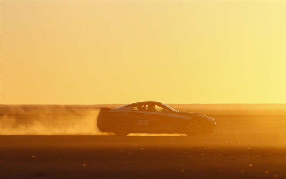 «Εβδομάδα ταχύτητας» στην έρημο Καλαχάρι. Τροποποιημένο Nissan 370Z Twin Turbo.