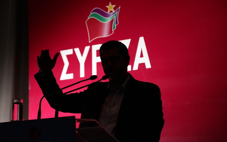 Ομιλία Α. Τσίπρα στη Κεντρική Επιτροπή του ΣΥΡΙΖΑ. Τη βεβαιότητα ότι «η αντίστροφη μέτρηση για τη μεγάλη ανατροπή έχει αρχίσει» και ότι ο ΣΥΡΙΖΑ είναι έτοιμος να αναλάβει τις ευθύνες του, διατύπωσε ο Αλέξης Τσίπρας, μιλώντας την Κυριακή στην Κεντρική Επιτροπή του κόμματος, προβλέποντας παράλληλα σαρωτικές αλλαγές στο πολιτικό σκηνικό και τους συσχετισμούς.