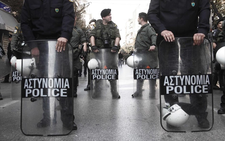 Εορτασμός 28ης Οκτωβρίου - Μαθητική παρέλαση. Στιγμιότυπο από την μαθητική παρέλαση στα πλαίσια των εκδηλώσεων της Επετείου της απελευθέρωσης της Θεσσαλονίκης και της 28ης Οκτωβρίου, στην οδό Τσιμισκή.