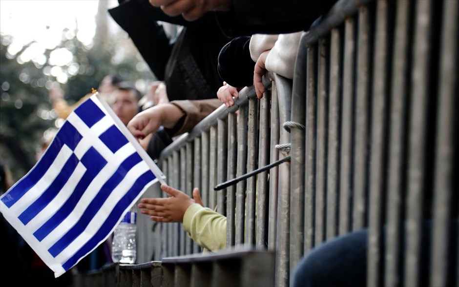 Μαθητική παρέλαση στη Θεσσαλονίκη για την επέτειο της 28ης Οκτωβρίου. Στιγμιότυπο από την μαθητική παρέλαση στα πλαίσια των εκδηλώσεων της Επετείου της απελευθέρωσης της Θεσσαλονίκης και της 28ης Οκτωβρίου, στην οδό Τσιμισκή.
