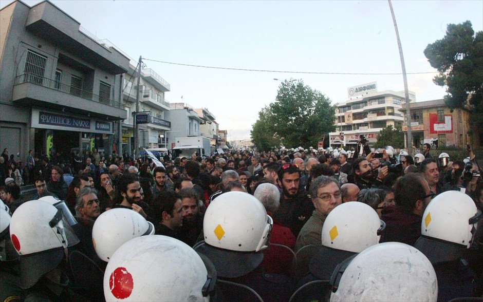 Επέμβαση της αστυνομίας στην ΕΡΤ. 