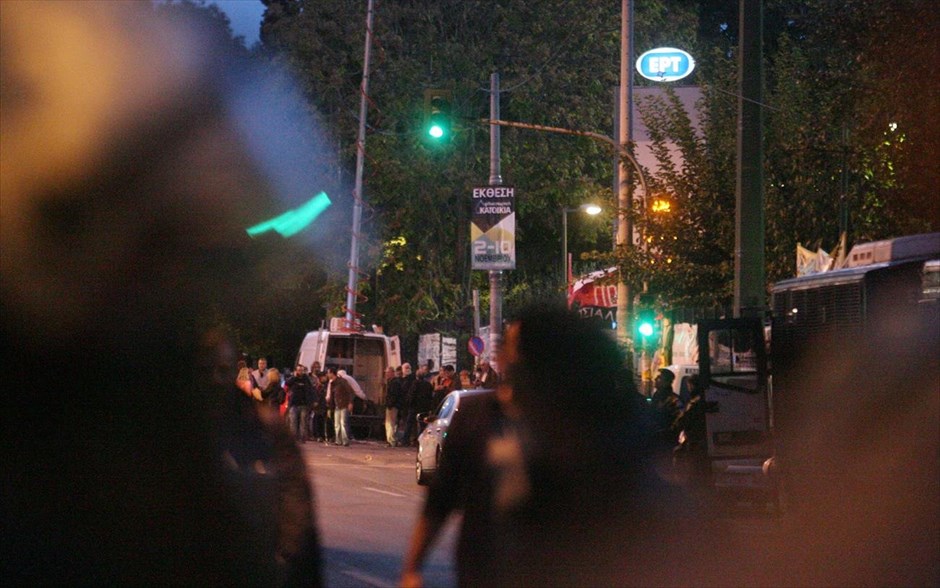 Επέμβαση της αστυνομίας στην ΕΡΤ. 