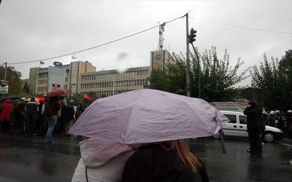 Επέμβαση της αστυνομίας στην ΕΡΤ. 