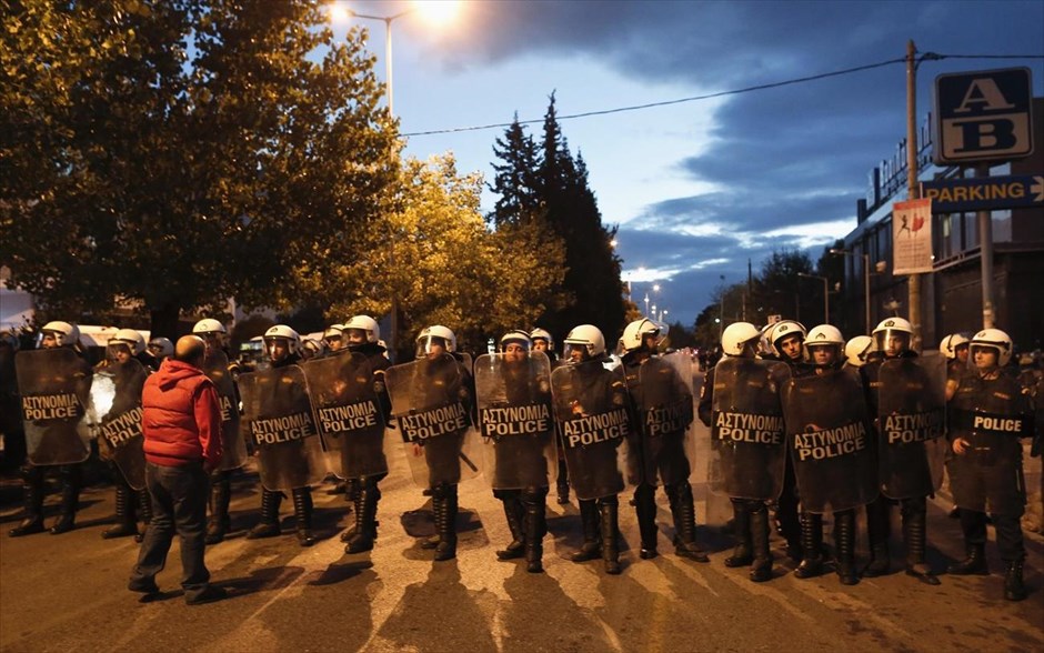 Επέμβαση της αστυνομίας στην ΕΡΤ. 