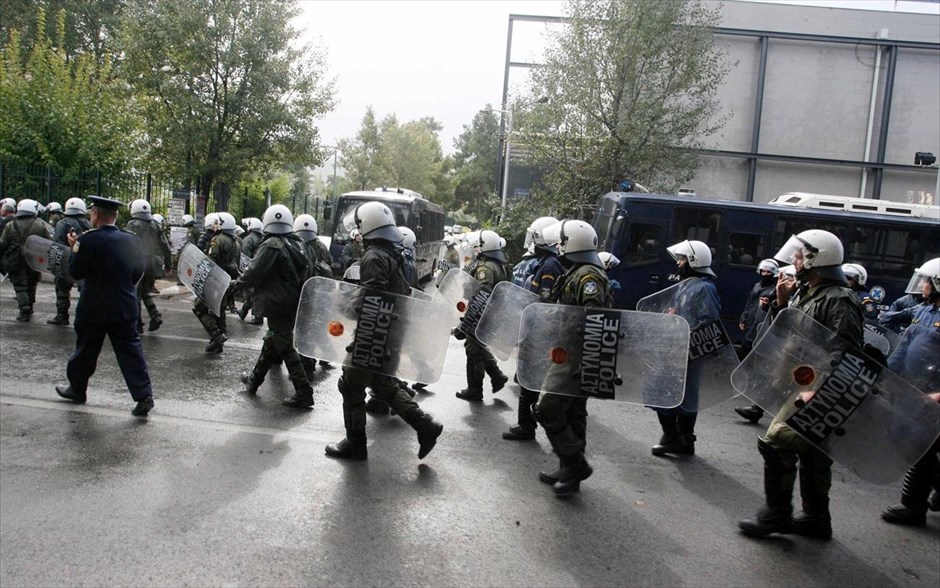 Επέμβαση της αστυνομίας στην ΕΡΤ. 