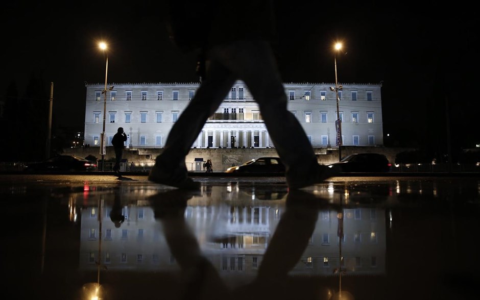 Η πρόκληση των μπλε μνημείων. Το ελληνικό κοινοβούλιο είναι ένα από τα ιστορικά κτήρια σε όλον τον κόσμο, τα οποία φωταγωγήθηκαν &nbsp;με το μπλε χρώμα της παγκόσμιας εκστρατείας&nbsp;κατά του σακχαρώδη διαβήτη, συμμετέχοντας στην «Πρόκληση των μπλε μνημείων» της Διεθνούς Ομοσπονδίας Διαβήτη εν όψει της Παγκόσμιας Ημέρας της πάθησης στις 14 Νοεμβρίου.&nbsp;