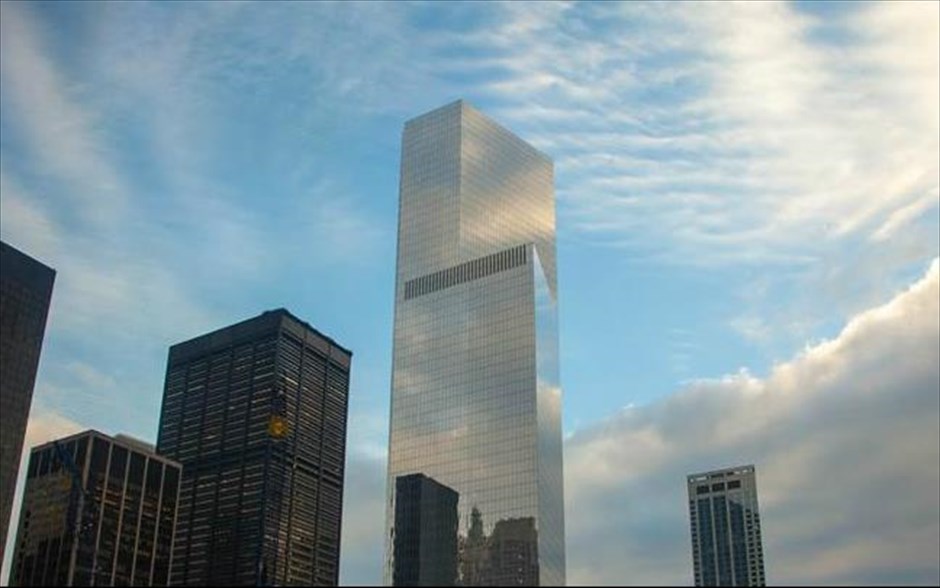 Μανχάταν: Ανοίγει ο πρώτος ουρανοξύστης στο σημείο των Δίδυμων Πύργων. Το κτήριο έχει ύψος 298 μέτρα και είναι μια χαμηλότερη και απλούστερη εκδοχή του One World Trade Center.