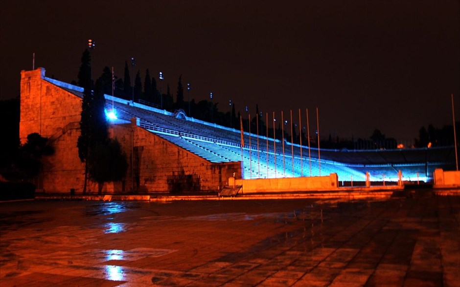 Παναθηναϊκό Στάδιο: «Πρόκληση των μπλε μνημείων». Μετά το κτήριο της Βουλής και το Παναθηναϊκό στάδιο συμμετέχει στην «Πρόκληση των μπλε μνημείων» της Διεθνούς Ομοσπονδίας Διαβήτη, εν όψει της Παγκόσμιας Ημέρας της πάθησης στις 14 Νοεμβρίου.