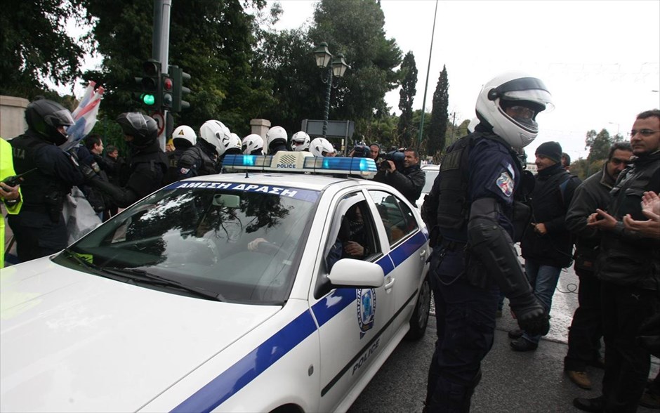 Ενταση με τους σχολικούς φύλακες στο υπ. Διοικητικής Μεταρρύθμισης. 