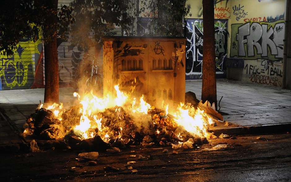 Απογευματινή πορεία για Γρηγορόπουλο - Επεισόδια στα Εξάρχεια #15. Επεισόδια ξέσπασαν μετά το τέλος της πορείας στην περιοχή των Εξαρχείων.