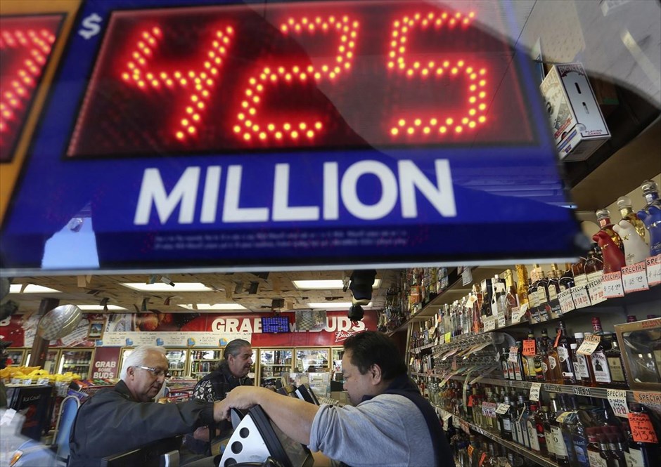 ΗΠΑ: 425 εκατ. δολάρια για τον τυχερό της λοταρίας. Την τύχη τους δοκιμάζουν οι αμερικανοί καθώς η λοταρία U.S. Mega Millions μοιράζει 425 εκατομμύρια δολάρια στον τυχερό του τζακ ποτ. Η κλήρωση είναι η δεύτερη μεγαλύτερη που έχει γίνει ποτέ με τέτοιο ποσό κερδών.