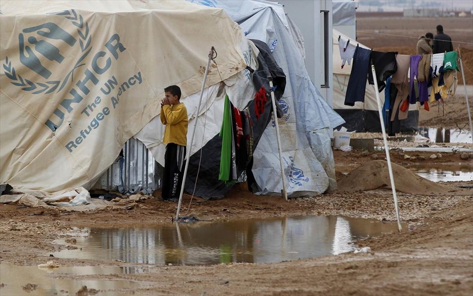 Ιορδανία - Κακοκαιρία - Χιόνια. Καταυλισμός μεταναστών Αλ Ζαατάρι, στην πόλη Μαφράκ, κοντά στα σύνορα με τη Συρία, 12 Δεκεμβρίου 2013.