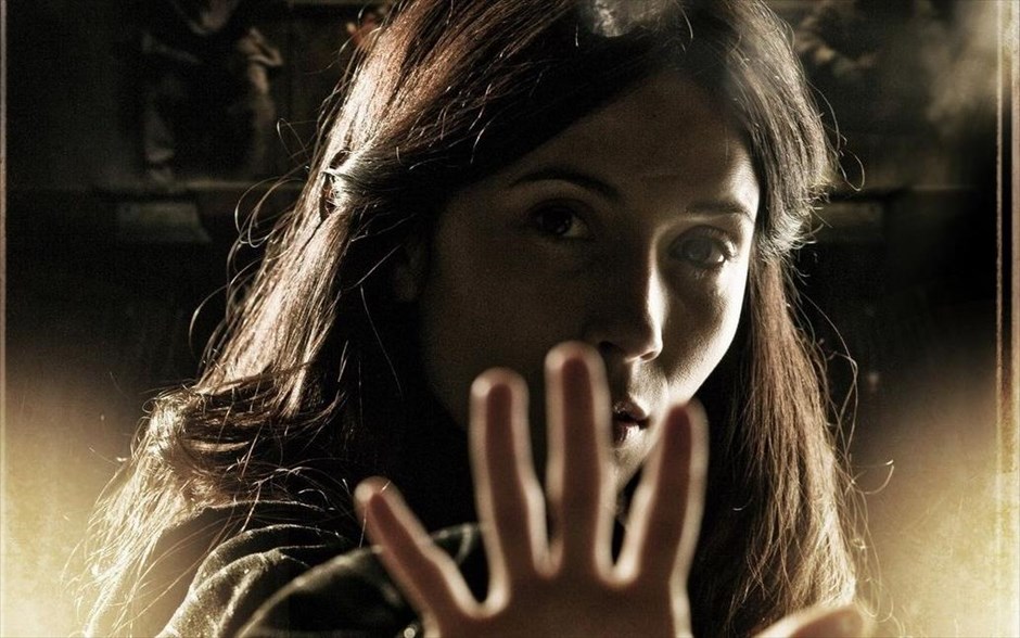 «Αγνωσία». Στο θρίλερ του Εουγκένιο Μίρα, «Αγνωσία», μία κοπέλα, που γνωρίζει ένα σημαντικό μυστικό και πάσχει από αγνωσία, μια παράξενη νευροψυχολογική ασθένεια, πέφτει θύμα ενός απειλητικού σχεδίου, που σκοπό έχει να αποσπάσει πληροφορίες μέσα από τις συγχυσμένες της αισθήσεις.