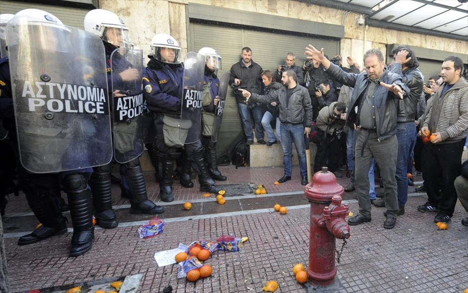 «Πορτοκαλοπόλεμος» στο παναγροτικό συλλαλητήριο . 