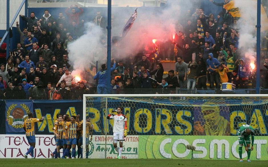 Παναιτωλικός - Παναθηναϊκός 1-0. Με ήττα ξεκίνησε το νέο έτος για τον Παναθηναϊκό, καθώς στο πλαίσιο της 18ης αγωνιστικής οι «πράσινοι» έχασαν 1-0 στο Αγρίνιο από τον Παναιτωλικό (29΄ Καμαρά) και έμειναν πέντε βαθμούς μακριά από τον τρίτο Ατρόμητο, ενώ οι γηπεδούχοι (24 βαθμοί) έφτασαν στην έκτη θέση την Ξάνθη.