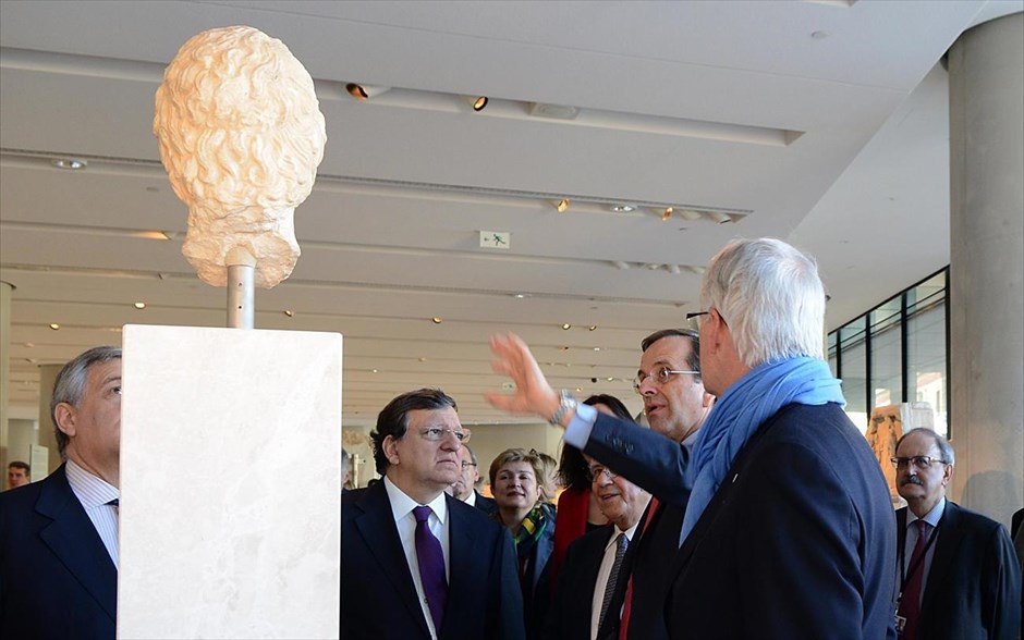 Σαμαράς - Μπαρόζο - Μουσείο Ακρόπολης . Ο πρωθυπουργός Αντώνης Σαμαράς και ο Πρόεδρος της Ευρωπαϊκής Επιτροπής Ζοζέ Μανουέλ Μπαρόζο ξεναγούνται στους χώρους του Μουσείου της Ακρόπολης.