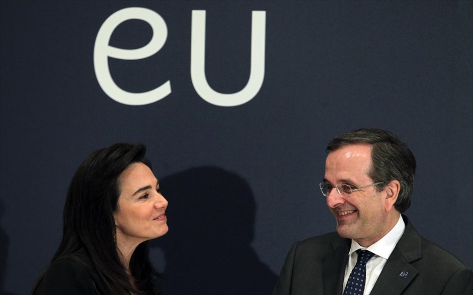 Ελληνική προεδρία της Ε.Ε. - Σαμαράς με τη σύζυγό του Γεωργία . Ο πρωθυπουργός Αντώνης Σαμαράς με τη σύζυγό του Γεωργία υποδέχονται τους καλεσμένους στο Μέγαρο Μουσικής.
