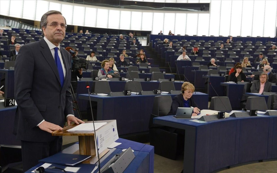 Παρουσίαση προτεραιοτήτων της ελληνικής προεδρίας από τον Πρωθυπουργό . «Η Ελλάδα δοκιμάστηκε, αλλά άντεξε και τώρα αλλάζει ριζικά, ξεπερνά τα προβλήματά της, μπαίνει στο δρόμο της εξυγίανσης και της ανάκαμψης», δήλωσε ο πρωθυπουργός Αντώνης Σαμαράς κατά την ομιλία του για την προεδρία της Ε.Ε. στο Ευρωπαϊκό Κοινοβούλιο.&nbsp;Ο κ. Σαμαράς έκανε μία αναδρομή στον χρόνο για να θυμίσει στους ευρωβουλευτές ότι πριν από 1,5 έτος «η Ελλάδα ήταν στα πρόθυρα της καταστροφής, πολλοί καταστροφολογούσαν ενώ μερικοί θεωρούσαν βέβαιο ότι θα έβγαινε από το Ευρώ». «Διαψεύσαμε όλες τις Κασσάνδρες», τόνισε, «πριν 1,5 χρόνο ήμασταν ο αδύναμος κρίκος της Ένωσης σήμερα αναλαμβάνουμε την προεδρία».