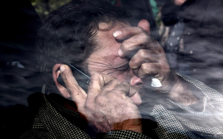 Έρευνα για τους θανάτους στο Φαρμακονήσι ζητεί η Διεθνής Αμνηστία. Στο λιμάνι του Πειραιά έφθασαν στις 10 πρωί οι 16 μετανάστες, στην πλειοψηφία τους Αφγανοί, που διασώθηκαν μετά το ναυάγιο του αλιευτικού σκάφους στη θαλάσσια περιοχή του Φαρμακονησίου. Τη διεξαγωγή ανεξάρτητης έρευνας για το περιστατικό ζητεί η Διεθνής Αμνηστία, καλώντας τις ελληνικές αρχές «να φέρουν στο φως τις συνθήκες υπό τις οποίες χάθηκαν ζωές και να ασκήσουν δίωξη στους υπαιτίους».