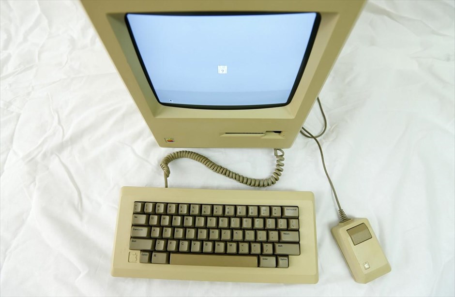 30 χρόνια Macintosh . Υπολογιστής Macintosh του 1984.