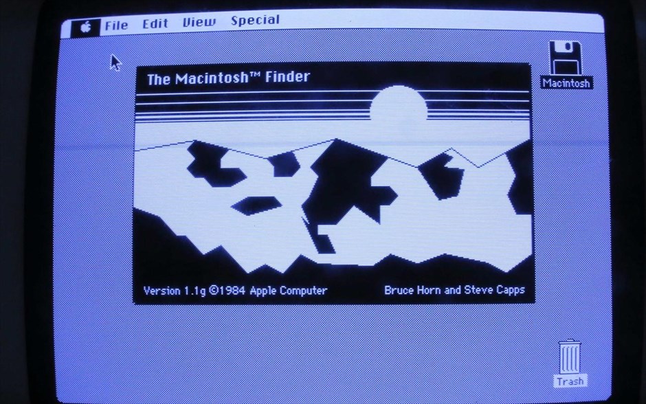 30 χρόνια Macintosh . Το finder της έκδοσης 1.1 του λειτουργικού Macintosh σε υπολογιστή 128K Macintosh.