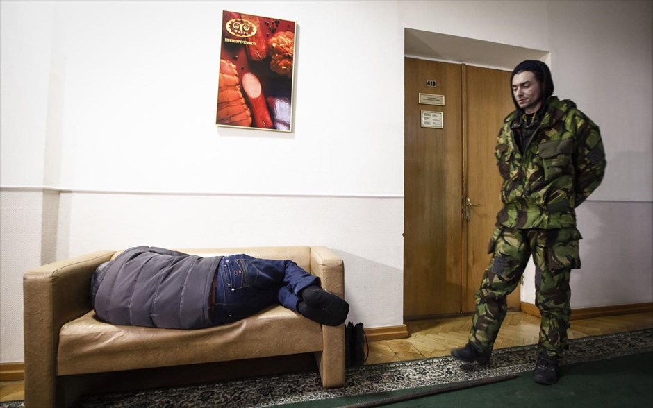 Ουκρανία: Διαδηλωτές κατέλαβαν το υπουργείο Γεωργίας. Φιλοευρωπαίοι ουκρανοί διαδηλωτές κατέλαβαν τη νύχτα της Πέμπτης το υπουργείο Γεωργίας, το οποίο βρίσκεται σε κοντινή απόσταση από την Πλατεία Ανεξαρτηρίας, το κύριο σημείο των σφοδρών συγκρούσεων που εκτυλίσσονται τους τελευταίους μήνες στο Κίεβο.