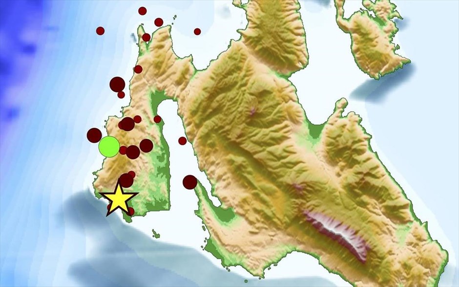 Σεισμική ακολουθία στην Κεφαλονιά. Εικόνα με τα επίκεντρα των σεισμών της σεισμικής ακολουθίας στην Κεφαλονιά. Ο κύριος σεισμός βρίσκεται στο νότιο άκρο της χερσονήσου της Παλλικής.