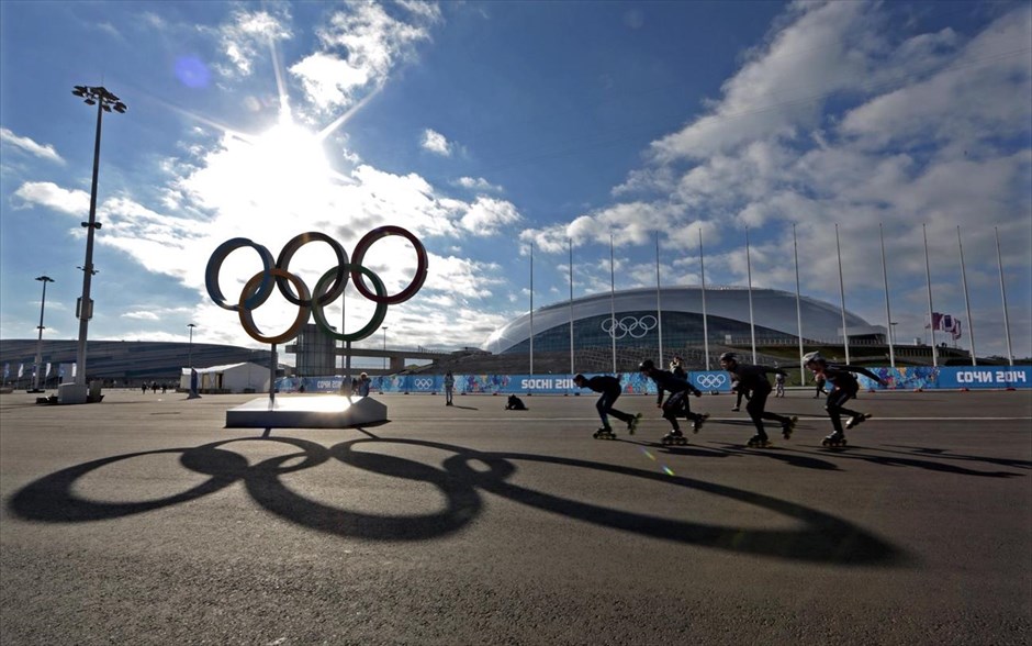 Χειμερινοί Ολυμπιακοί 2014 - Σότσι - Προετοιμασίες. Μέλη της ρωσικής ομάδας πατινάζ ταχύτητας, στο Ολυμπιακό Πάρκο στο Σότσι.