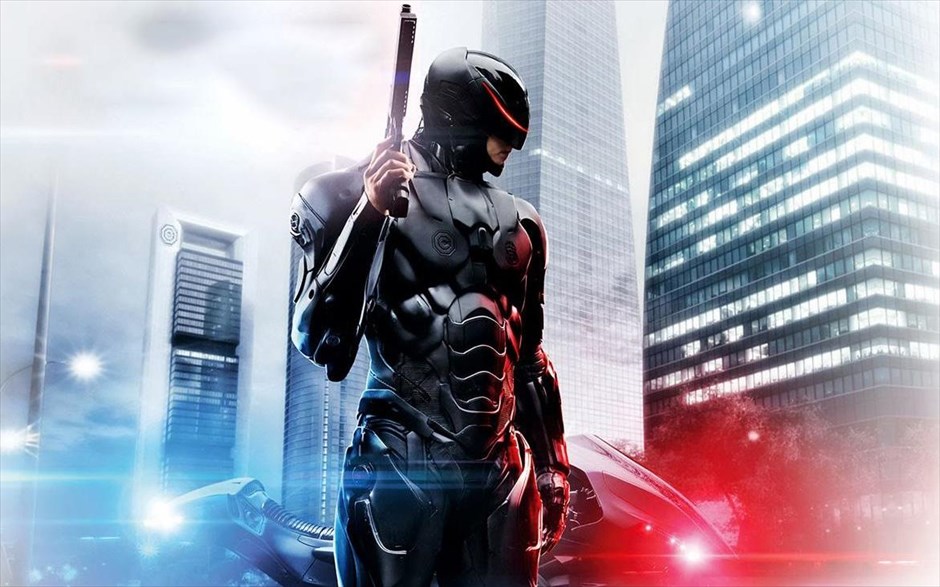 RoboCop. Η ταινία δράσης και επιστημονικής φαντασίας του Χοσέ Παντίλα, διαδραματίζεται το 2028, στην RoboCop, όπου η εγκληματικότητα είναι εκτός ελέγχου και ένας πολυεθνικός όμιλος αποφασίζει να δημιουργήσει έναν αστυνομικό, μισό άνθρωπο και μισό ρομπότ.