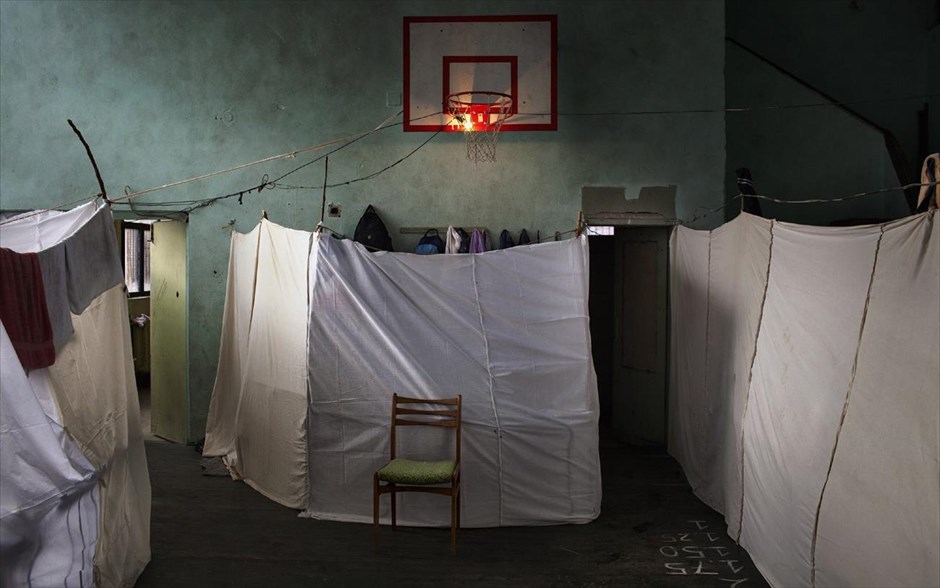 World Press Photo 2014. Ο ιταλός φωτογράφος Alessandro Penso, του πρακτορείου OnOff Picture,&nbsp; κέρδισε το 1ο βραβείο στην κατηγορία «General News Single» του διαγωνισμού World Press Photo 2014. Στη φωτογραφία του απεικονίζεται χώρος προσωρινής στέγασης για σύρους πρόσφυγες στη Σόφια.