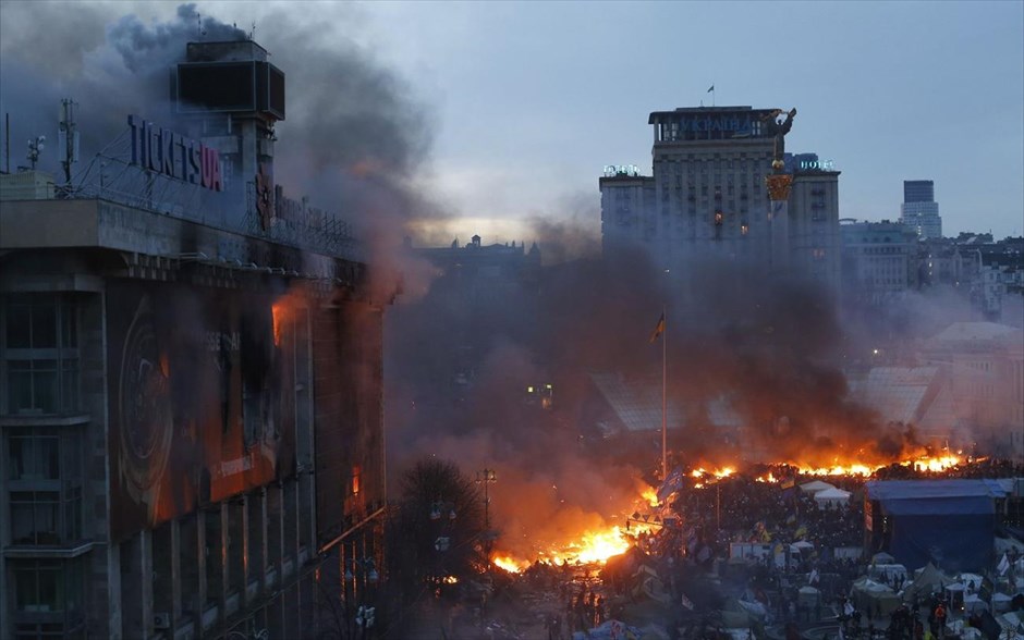 Ουκρανία - Κίεβο - Διαδηλώσεις. Άποψη της πλατείας Ανεξαρτησίας, νωρίς το πρωί της Τετάρτης.