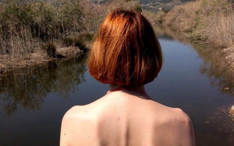 «Lustlands». Στο δράμα των Λάκη και Άρη Ιωνά «Lustlands», με τους Αφροδίτη Ψαρρά, Τερψιχόρη Σαββάλα, Αγγελική Χατζή και Αννίτα Πολυχρόνη, τέσσερις νέες άνεργες γυναίκες πηγαίνουν σε ένα εξοχικό αγρόκτημα, για να ξεφύγουν από τα προβλήματά τους.