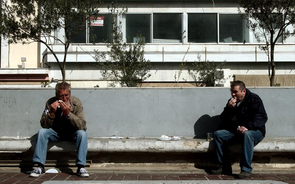 Τσικνοπέμπτη στη Βαρβάκειο Αγορά. Ο Σύλλογος Κρεοπωλών συνέχισε την «παράδοση» της Τσικνοπέμπτης των τελευταίων ετών και μοίρασε ψημένο κρέας στους περαστικούς ενώ ο δήμος Αθηναίων είχε προγραμματίσει σειρά εκδηλώσεων.