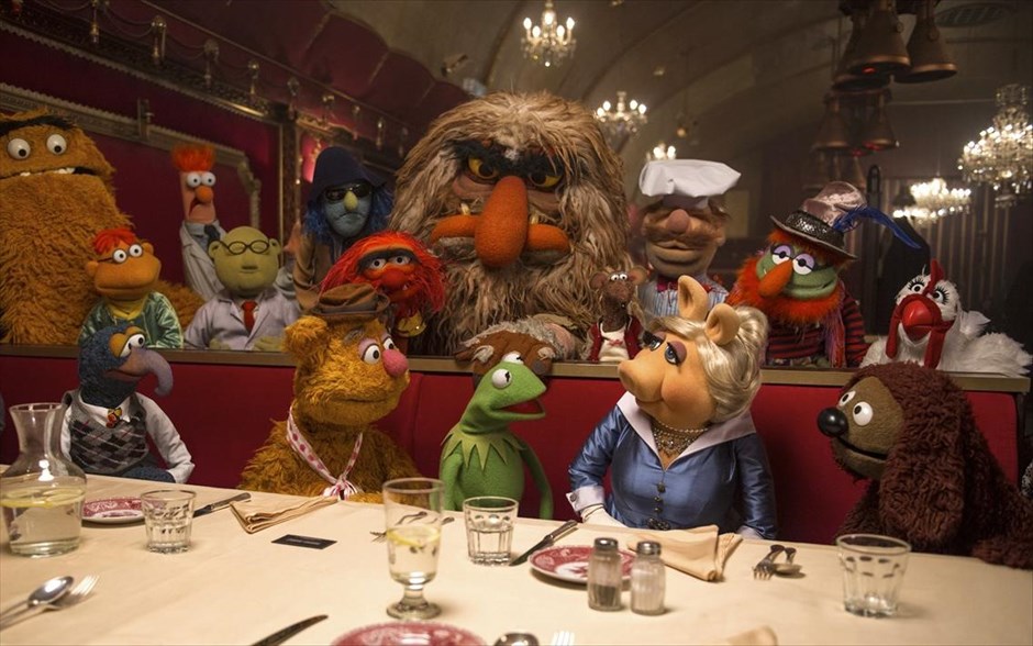 «Τα Muppets καταζητούνται». Μετά την επιτυχία της πρώτης ταινίας του 2011 που κέρδισε το Όσκαρ καλύτερου τραγουδιού (Man or Muppet), οι ξεκαρδιστικοί ήρωες επιστρέφουν δριμύτεροι στην κωμωδία «Τα Muppets καταζητούνται».