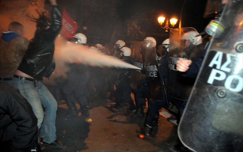 Διαμαρτυρία - Αθήνα - Συγκρούσεις - ΜΑΤ. Επεισόδια μεταξύ των δυνάμεων των ΜΑΤ και των διαδηλωτών στην πορεία διαμαρτυρίας με αφορμή την σημερινή συνεδρίαση του ECOFIN στο πλαίσιο της ελληνικής Προεδρίας της Ευρωπαϊκής Ένωσης.