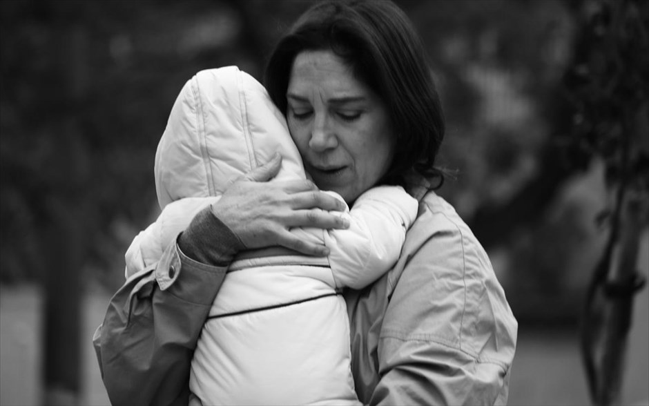 «Χαρά». Στη δραματική ταινία «Χαρά» η κεντρική ηρωίδα αρπάζει ένα νεογέννητο από το μαιευτήριο, πιστεύοντας ότι έχει δικαίωμα να έχει ένα μωρό κι ας μην είναι δικό της.