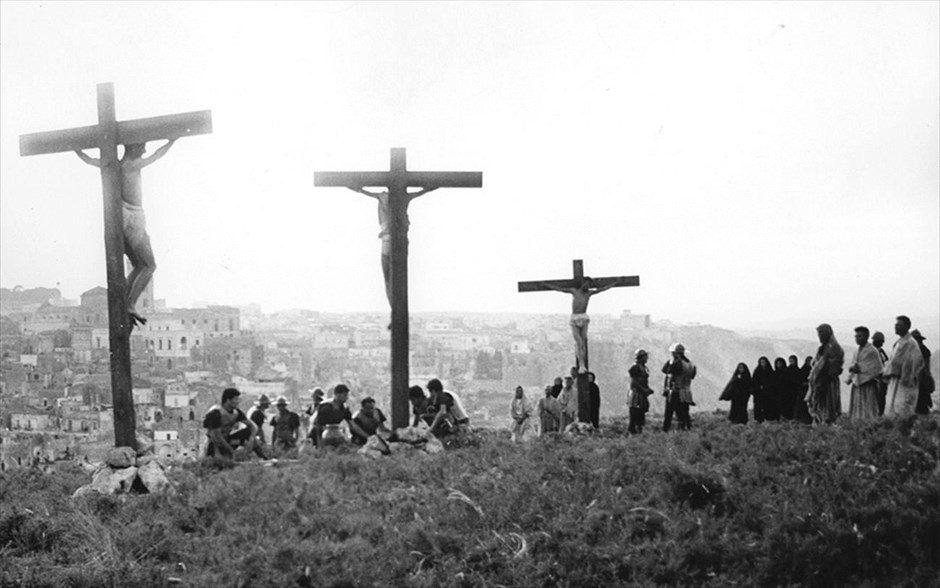 «Κατά Ματθαίον Ευαγγέλιο». Το 1964, ο αιρετικός και άθεος Ιταλός σκηνοθέτης Πιέρ Πάολο Παζολίνι μετέφερε πιστά στη μεγάλη οθόνη το «Κατά Ματθαίον Ευαγγέλιο», για να εξιστορήσει κινηματογραφικά τη ζωή του Χριστού, δημιουργώντας μία ταινία, η οποία ήταν υποψήφια για Όσκαρ το 1966.