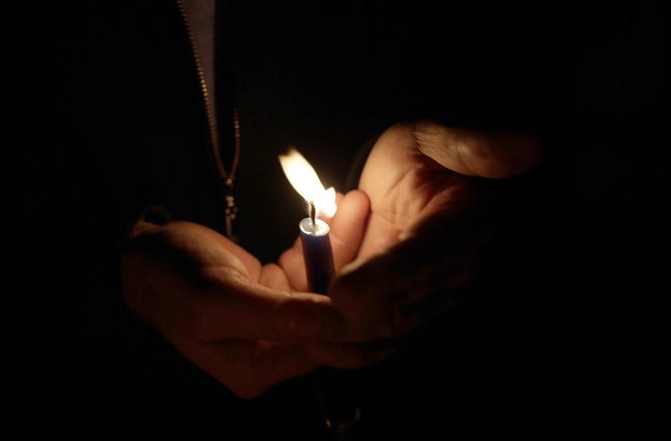 Ανάσταση στην Κέρκυρα. Στιγμιότυπο από τον εορτασμό της Ανάστασης στην Κέρκυρα.