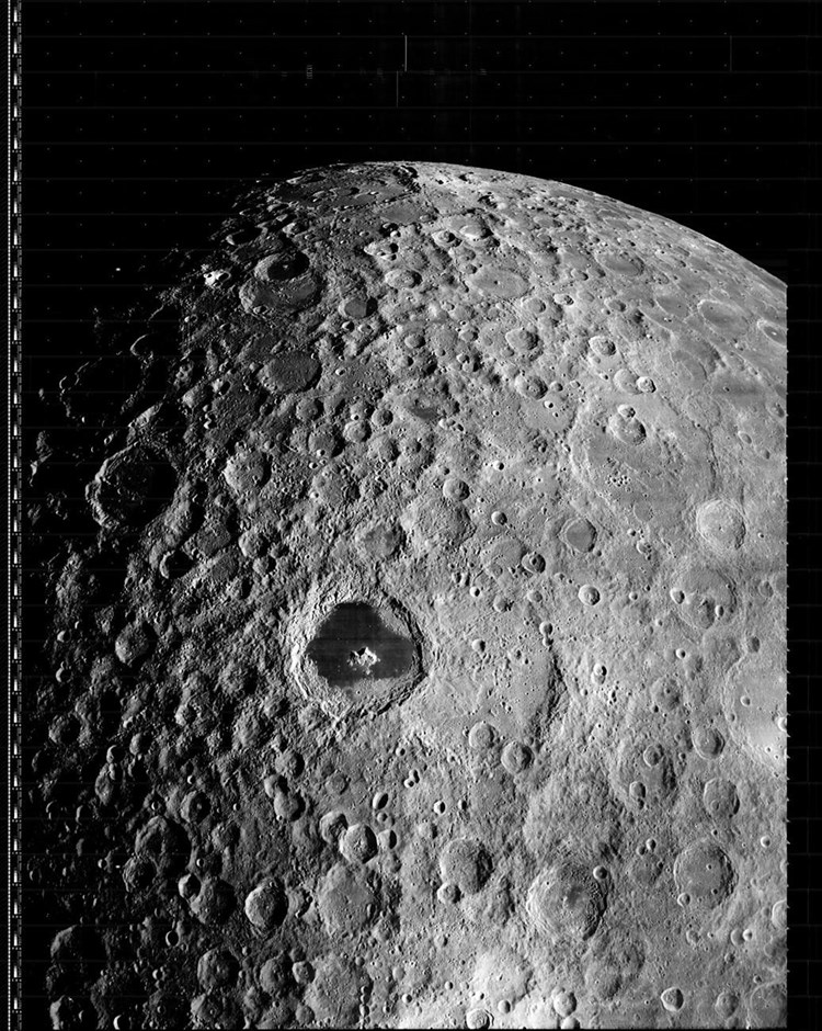 3 - Χάκερς διασώζουν φωτογραφίες της Σελήνης από το αρχείο της NASA. 