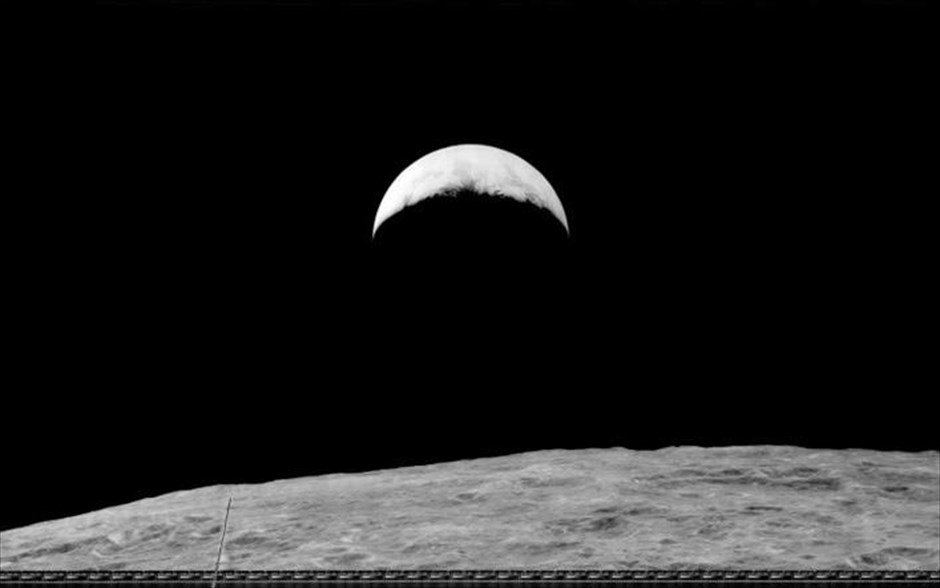 4 - Χάκερς διασώζουν φωτογραφίες της Σελήνης από το αρχείο της NASA. 