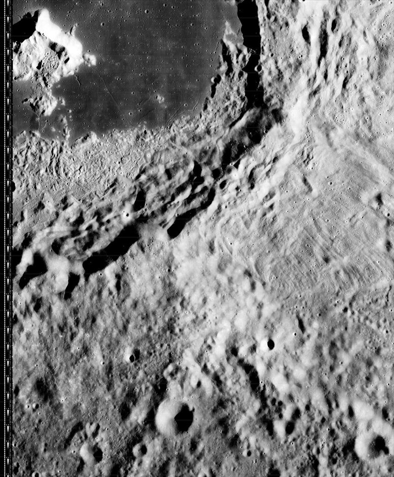 6- Χάκερς διασώζουν φωτογραφίες της Σελήνης από το αρχείο της NASA. 
