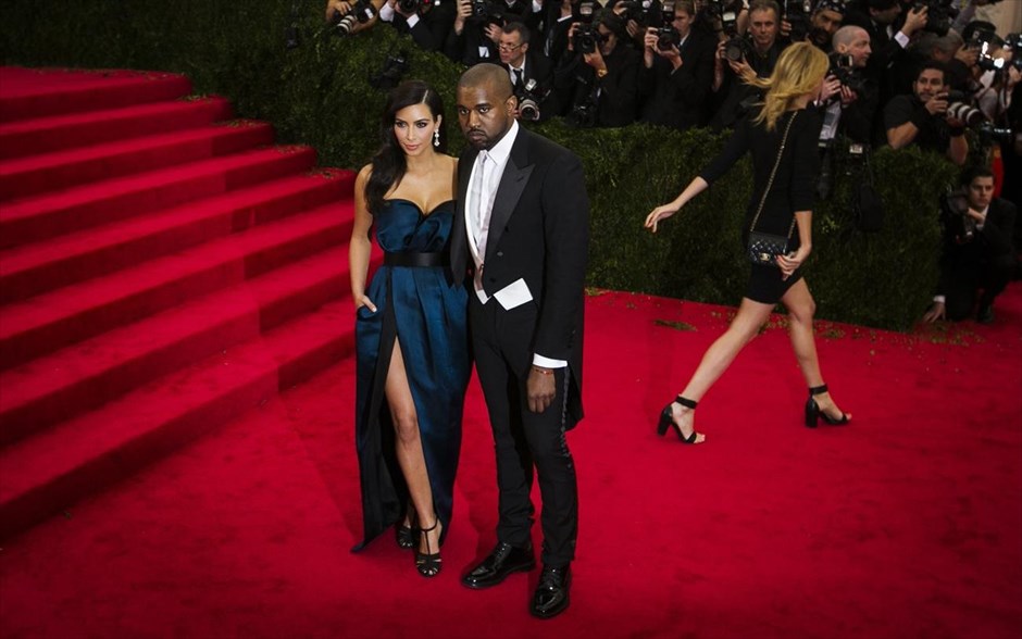 Λαμπερές παρουσίες στο Met Gala στη Νέα Υόρκη. Κιμ Καρντάσιαν και Κάνιε Γουέστ.