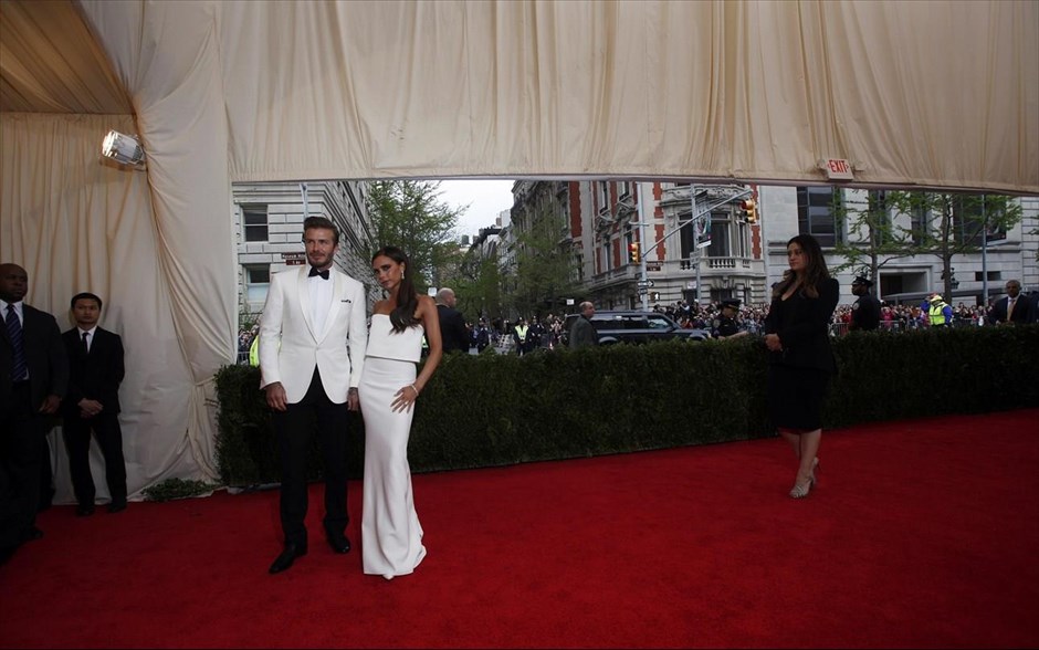Λαμπερές παρουσίες στο Met Gala στη Νέα Υόρκη. Βικτόρια&nbsp;και Ντέιβιντ Μπέκαμ.