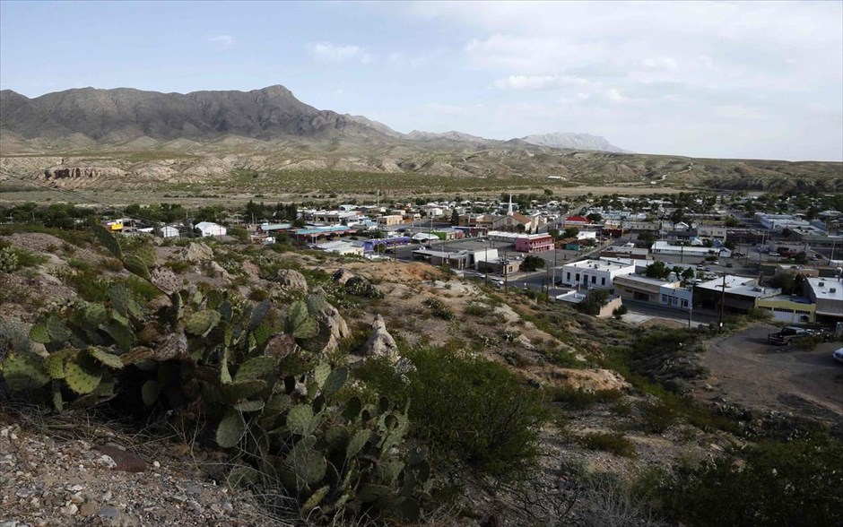 Spaceport America - Η πρώτη εμπορική διαστημική βάση. Η πόλη Truth or Consequences στο νέο Μεξικό, η οποία φιλοξενεί την πρώτη εμπορική διαστημική βάση.