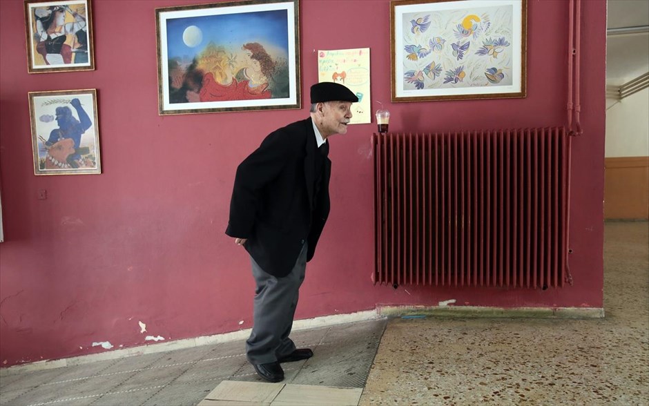 Αυτοδιοικητικές εκλογές - Περιφερειακές εκλογές - Εκλογικό κέντρο. Στιγμιότυπο από τον πρώτο γύρο των αυτοδιοικητικών εκλογών στην Αθήνα.