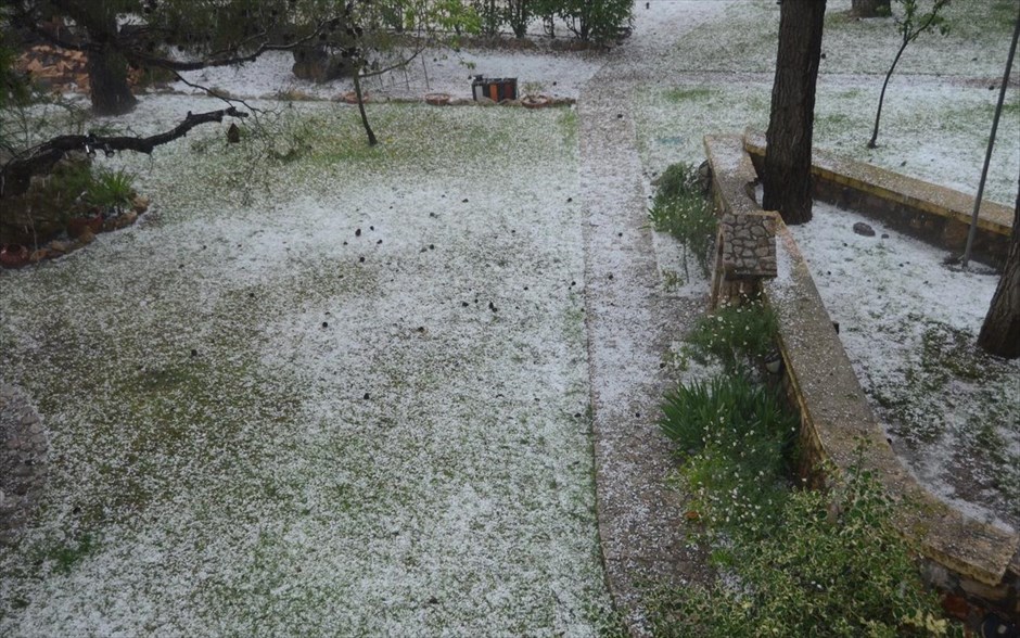 Χαλαζόπτωση στην Ιπποκράτειο Πολιτεία. Χαλαζόπτωση σημειώθηκε την Κυριακή στην Ιπποκράτειο Πολιτεία.