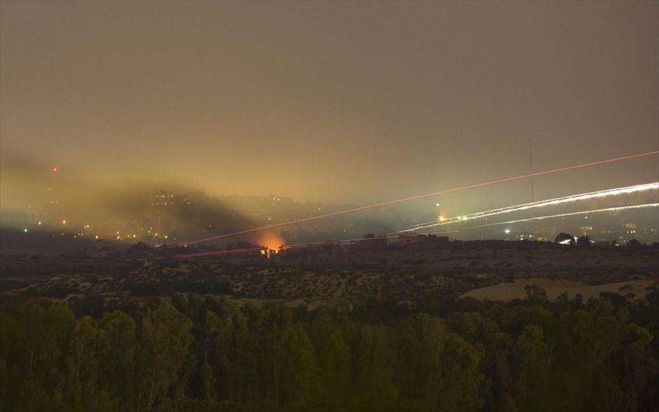Ισραηλινή επίθεση στη Λωρίδα της Γάζας. Εκτόξευση ρουκετών από το Ισραήλ στη Λωρίδα της Γάζας, καθώς και πυρά από ισραηλινές χερσαίες δυνάμεις στο εσωτερικό της Λωρίδας της Γάζας.